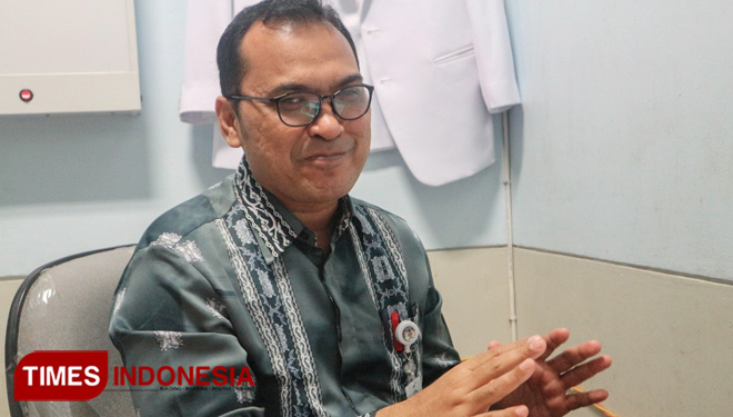 Dokter Hendra Yufri saat di temui tim ekspedisi di RSUD dr. Zainoel Abidin Banda Aceh, Kamis 6 Septermber 2018. (FOTO: Rizki Dwi Putra/Tim Ekspedisi/TIMES Indonesia)