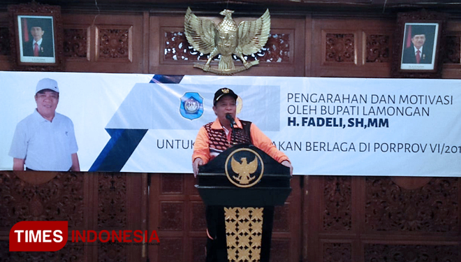 Bupati Lamongan, Fadeli saat memotivasi para atlit Lamongan di Pendopo Lokatantra Pemkab Lamongan, Jumat (14/9/2018). (FOTO: Siti Nura/TIMES Indonesia)