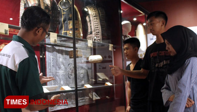 Banyak peninggalan sejarah peradaban di Indonesia yang dikumpulkan disajikan untuk wisatawan yang berkunjung ke museum ini. (FOTO: M Dhani Rahman/TIMES Indonesia)