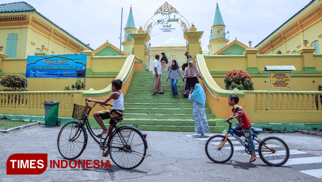 Masjid Kesultanan Riau Lingga di Pulau Penyengat. (FOTO: Rizki Dwi Putra/TIMES Indonesia)