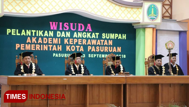 126 wisudawan-wisudawati Akademi Keperawatan (Akper) Pemerintah Kota Pasuruan diambil sumpah dan dilantik pada Kamis (13/9/2018) lalu (FOTO: AJP/TIMES Indonesia)