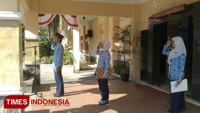 Pembina Upacara Hari Kesadaran Nasional 17 September 2018 Kepala Bagian Umum, M. Abdul Aziz. (FOTO: AJP TIMES Indonesia)