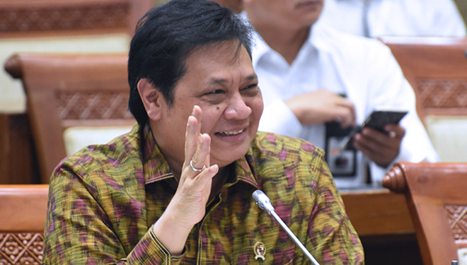 Menteri Perindustrian RI Airlangga Hartarto memberikan paparannya saat Rapat Kerja bersama Komisi VI DPR RI di Jakarta, 17 September 2018. (FOTO: Kemenperin RI)