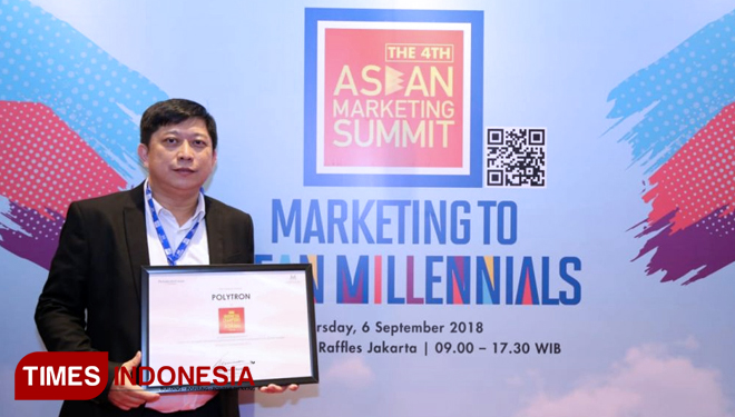 Tekno Wibowo, Chief Commercial Officer Polytron, terima penghargaan Indonesia Champion for ASEAN 2018 di ajang tahunan The 4th ASEAN Marketing Summit 2018. (FOTO: Andi/TIMES Indonesia)