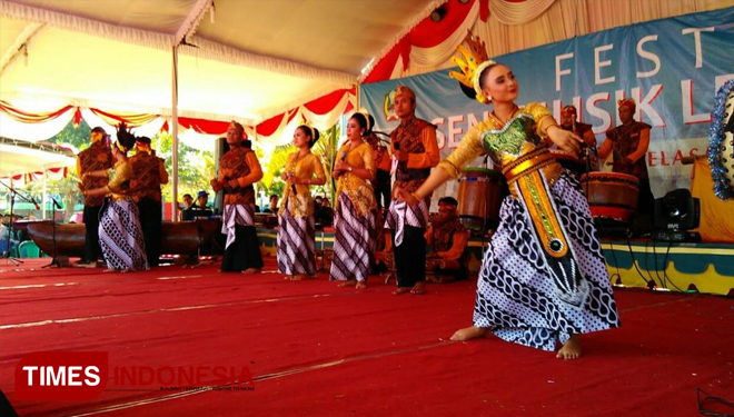 Aksi peserta dalam Festival Ledhug Suro Magetan. (FOTO: MK Adinugroho/TIMES Magetan)
