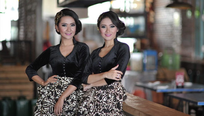 Duo Virgin memeriahkan Pasar Rakyat Magetan.