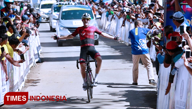 Marcus Culey saat sampai di garis finish (FOTO: Rizki Alfian/TIMESIndonesia)