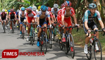 Etape Pertama ITdBI 2018, Pembalap Langsung Suguhi Tanjakan