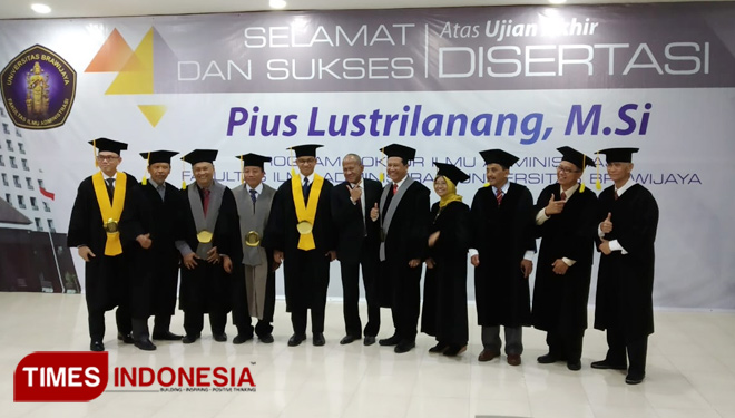 Ujian-Disertasi.jpg