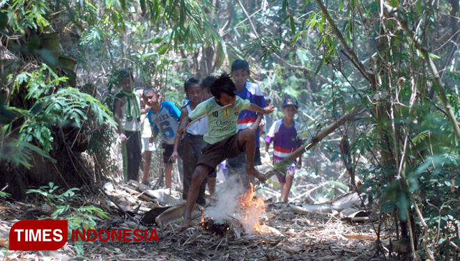 Dolanan-Tradisional-bakar.jpg