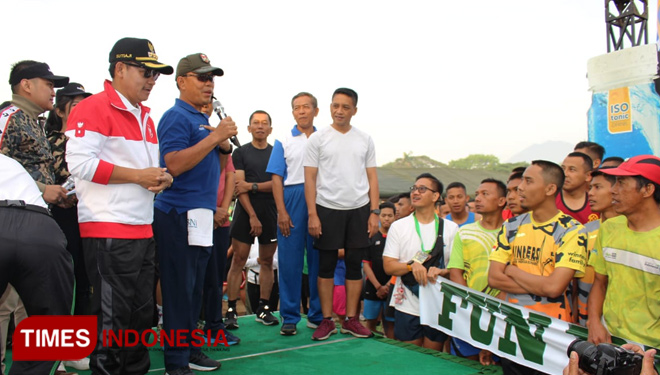 Acara Fun Run 5 K dalam rangka HUT ke 73 TNI Malang Raya diikuti ribuan peserta,  Sabtu (6/10/2018) pagi.  (FOTO: Widodo Irianto/TIMES Indonesia)