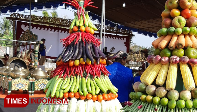 Gunungan yang dibawa saat kirab budaya di Yogyakarta. (FOTO: A Riyadi/TIMES Indonesia)