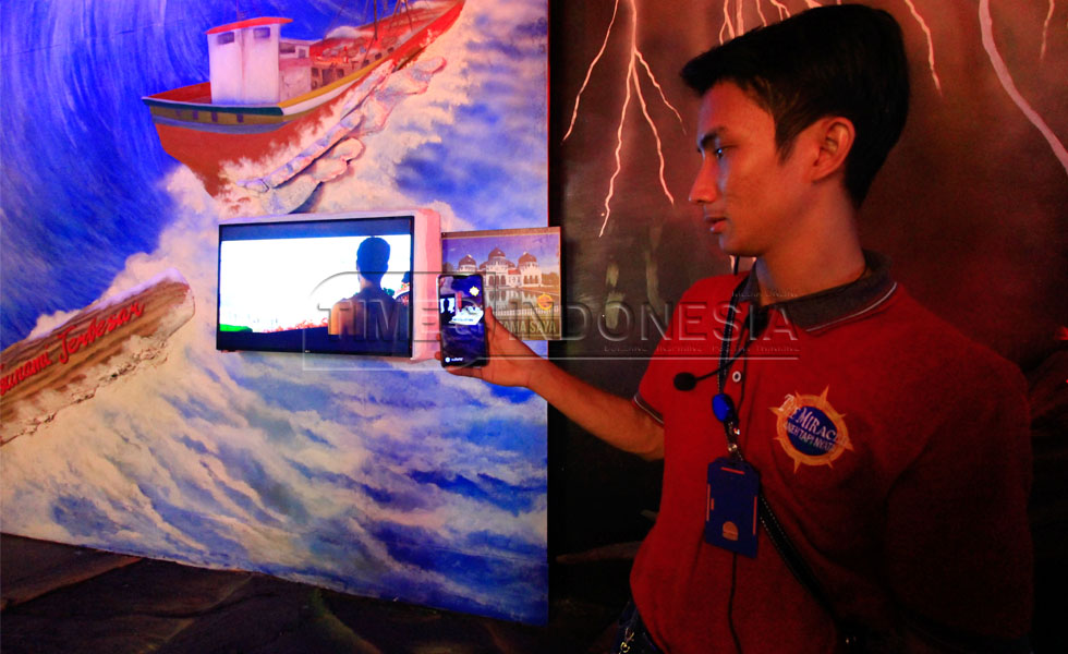 Teknologi augmented reality yang ada di wahana The Miracle zona disaster Jatimpark 3. (Foto : Tria Adha/TIMES Indonesia).