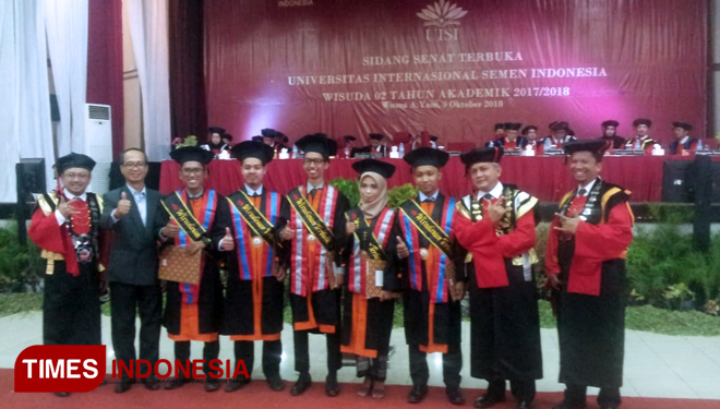 Wisuda-c.jpg