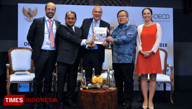 Sekretaris Jenderal OECD, Angel Gurria saat  peluncuran OECD-Indonesia Policy Review on SME and Entrepreneurship Review 2018 di Sofitel Hotel Nusa Dua, Bali, Rabu (10/10/2018). (FOTO: Ali Humas Kemenkop dan UKM For TIMES Indonesia