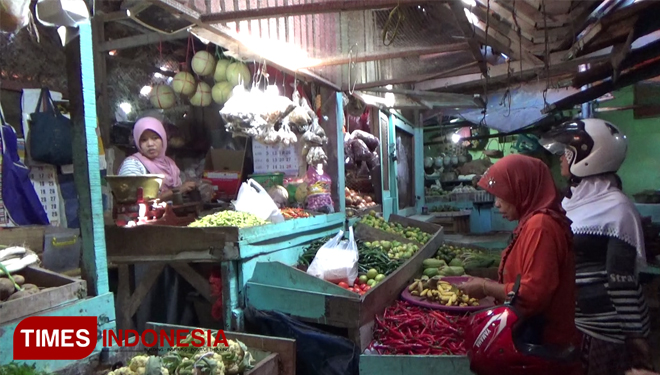 Salah satu aktifitas perekonomian di sudut pasar baru Kota Probolinggo, Jawa Timur. (FOTO: Happy L. Tuansyah/TIMES Indonesia)