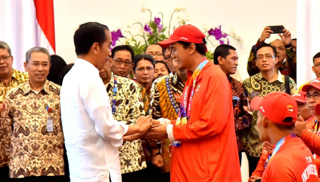 Jokowi-kasih-bonus-2.jpg