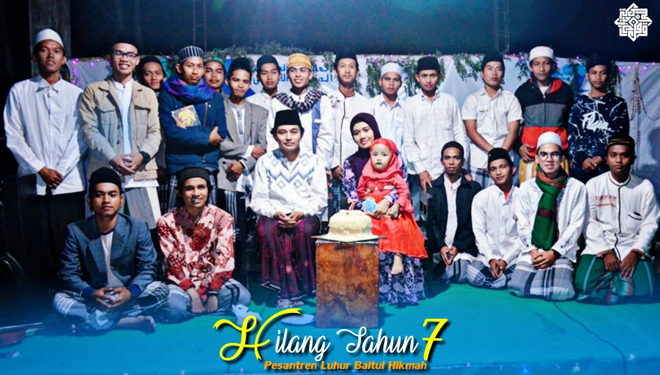 Keluarga besar Pesantren Luhur Baitul Hikmah Kepanjen. (FOTO: Istimewa)