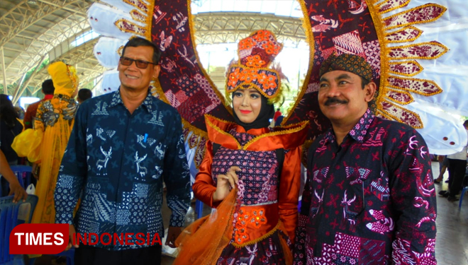 kirab-batik-khas-Gresik-3.jpg