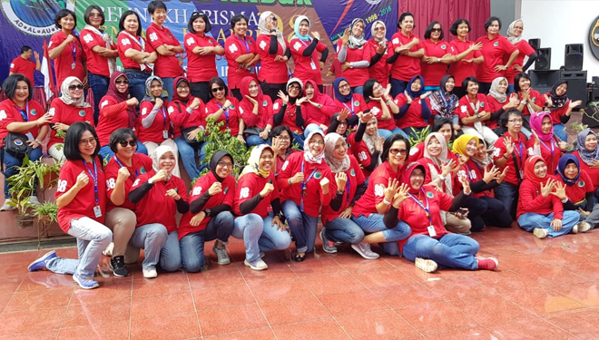 Beginilah saat Alumni Semapa PK '98 bertemu dan berkumpul di Taman Mini Indonesia Indah,  Jakarta.  (FOTO: istimewa)