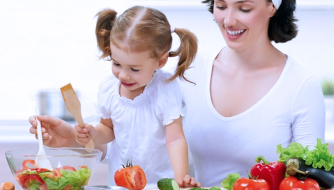 Cara Mudah Mengenalkan Makanan Sehat pada Anak