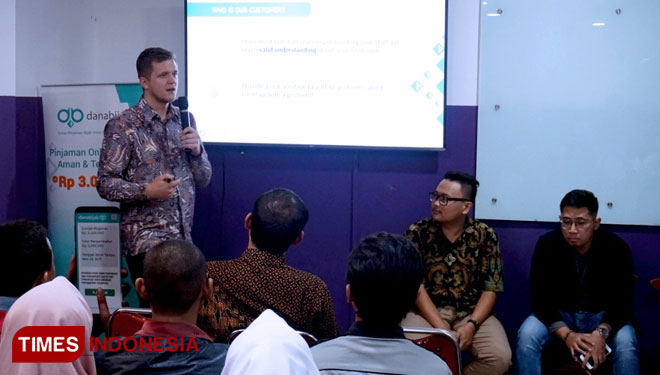 Suasana Talkshow Founders’ Meetup ke-4 bertajuk P2P Finance: Reimagining Inclusion in The Digital Age di Innovative Academy Hub Bulaksumur H-6, Kampus UGM. (FOTO: Humas UGM For TIMES Indonesia)