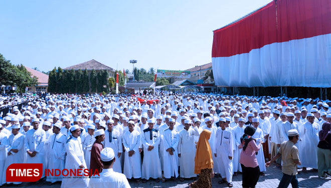 Hasil gambar untuk santri salafiyah syafiiyah sukorejo situbondo