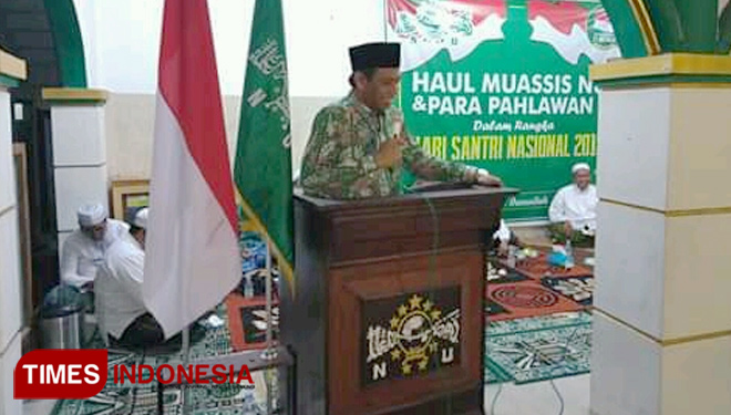 Amin Said Husni saat menyampaikan orasi dalam acara Haul Muassis NU di Kantor PC NU Bondowoso (FOTO: Moh Bahri/TIMES Indonesia) 