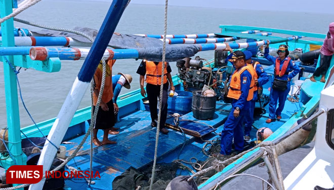 Gunakan Jaring Trawl, Nelayan Gresik Diamankan Di Perairan Bangkalan ...