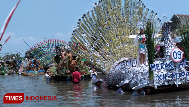 Puluhan Rakit Satwa Hiasi Carnival On The River 2018 