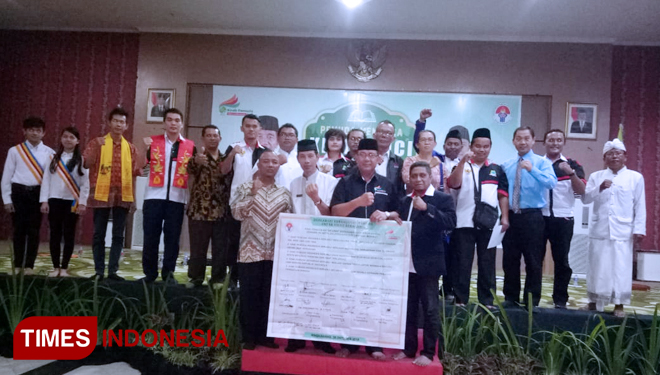 Pemuda-Membaca-Kitab-Suci-2.jpg