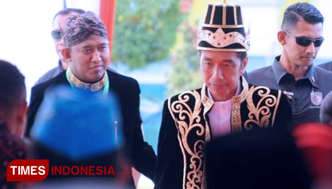 Wakil Bupati Sumenep Bersama Presiden Joko Widodo saat mendatangi pembukaan FKMA. (FOTO: Ach. Qusyairi Nurullah/TIMES Indonesia)