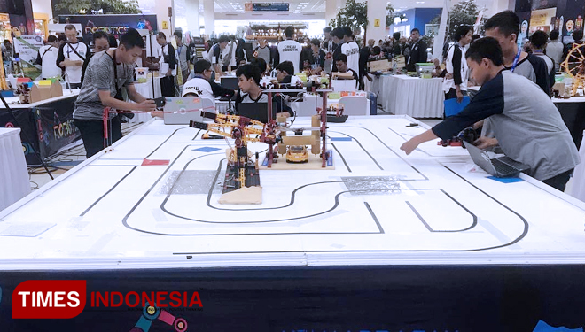 Peserta Kompetisi Robotik Madrasah adu kemampuan robot di Jakarta. (FOTO: Kemenag RI for TIMES Indonesia)