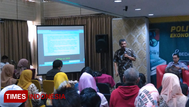 Penulis Buku 'Keislaman Jokowi', Sri Yunanto dalam acara Bedah Buku di Kawasan Tebet Jakarta Selatan, Rabu (6/11/2018). Foto: Rahmj Yati Abrar/TIMES Indonesia.