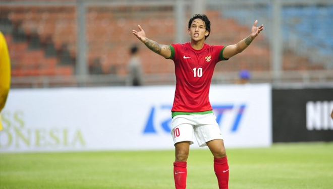  Indonesian national team winger, Irfan Bachdim is predicted to appear in the inaugural group B AFF Cup match. (PHOTO: Bola.com)