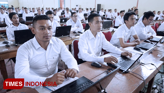 Para pelamar CPNS Kabupaten Lamongan yang mengikuti SKD di Unisda beberapa waktu lalu. (FOTO: Dok. TIMES Indonesia)