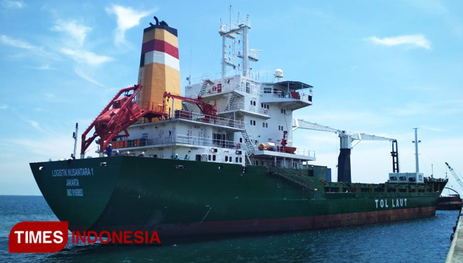 Kapal Logistik Nusantara I, sandar di voyage I Pelabuhan New Tanjung Tembaga Probolinggo. (FOTO: Djumadi for TIMES Indonesia)