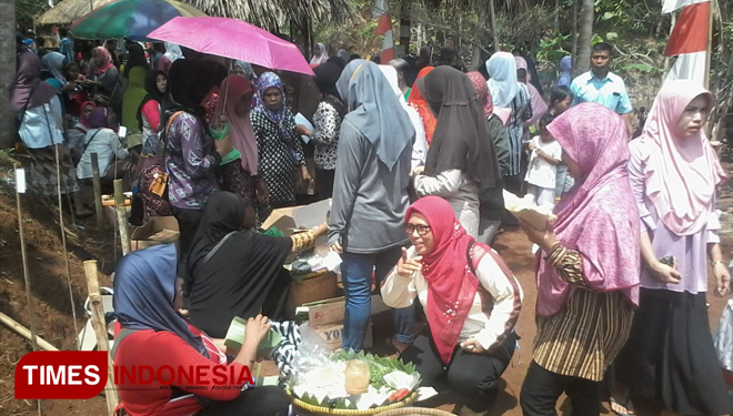 Suasana Festival Pecel di lokawisata Watu Kambang, Desa Selakambang, Kecamatan Kaligondang, Kabupaten Purbalingga, Minggu (11/11/2018) (FOTO: Sinnanga Angga/TIMES Indonesia)