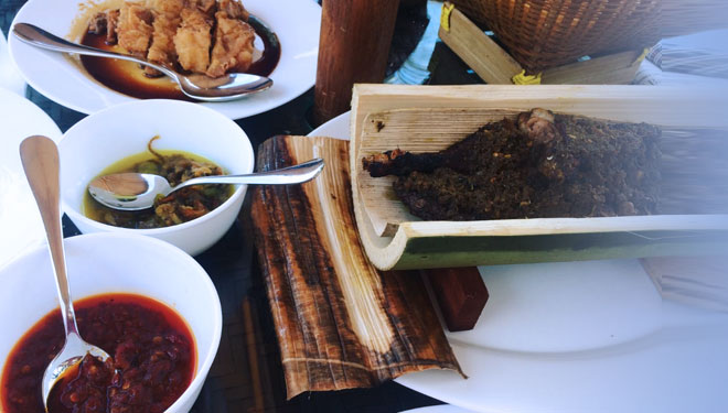 Bebek timbungan,  hidangan daging bebek yang dimasak dengan bumbu basa genep (racikan bumbu utama khas Bali) (Foto: Istimewa)
