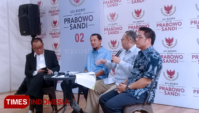 Diskusi Genderuwo Ekonomi di Media Center Prabowo Subiato - Sandiaga Uno (FOTO: Rizki Amana/TIMES Indonesia)