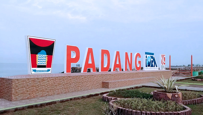 Pantai Padang (FOTO: InfoSumbar)