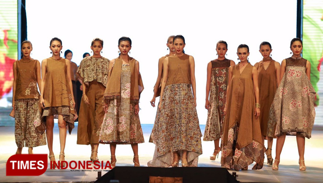 Batik Banyuwangi yang dipakai para model. (FOTO: Humas Pemkab Banyuwangi for TIMESIndonesia)