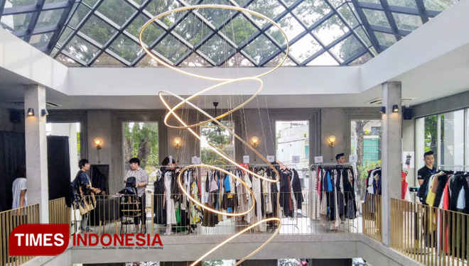 Suasana Pameran Indonesian Fashion Designer di Restauran Oura. (FOTO: Istimewa)