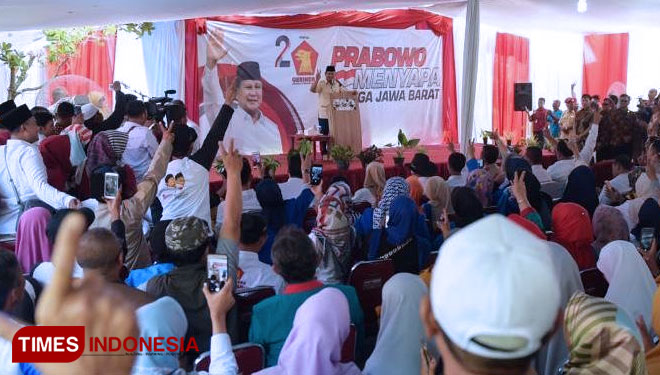 Calon Presiden nomor urut 02, Prabowo Subianto saat memberikan sambutan dalam acara 'Prabowo Menyapa' di Graha Intan Balarea, Garut, Sabtu (17/11/2018). (Foto: Rahmi/TIMES Indonesia)