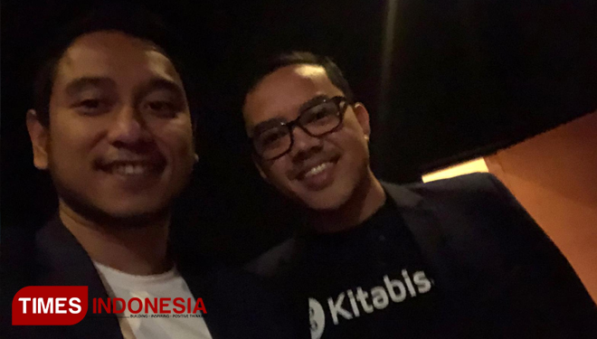 Presiden PPI Australia Hakam Junus (kiri).