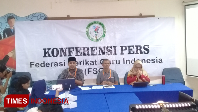 Konferensi Pers Federasi Serikat Guru Indonesia (FOTO: Rizki Amana/TIMES Indonesia)