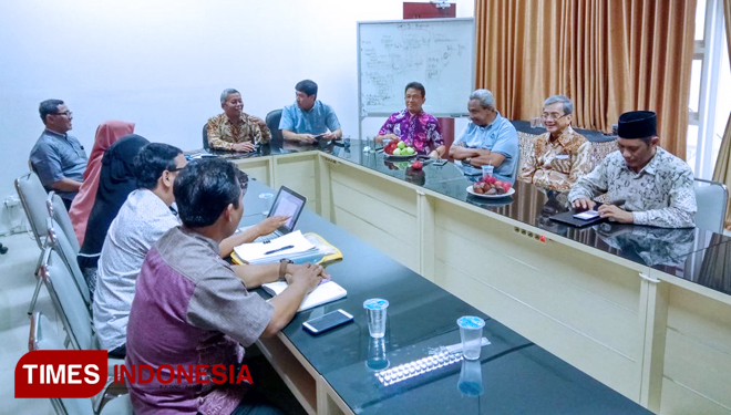 Penandatanganan Nota Kesepahaman UMG dengan STIKES Delima Persada dan STIKES Insan Unggul, di Meeting Room Kampus UMG, Selasa, (27/11/2018). (FOTO: Humas UMG - Abdurrahman Faris/AJP TIMES Indonesia)