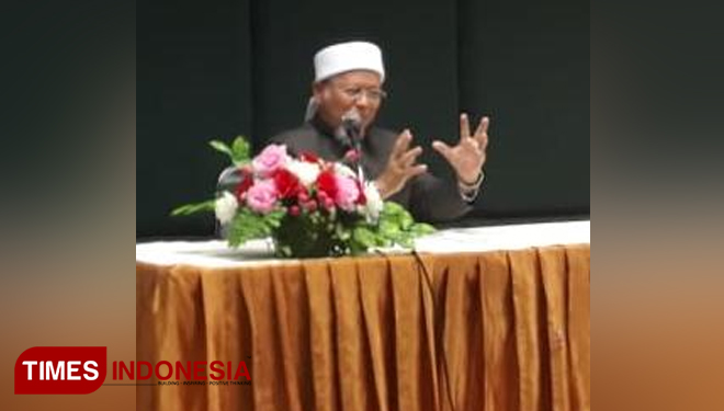 Prof Dr Ismail Luthfi Japakiya, rektor Universitas Fatoni, Thailand, memberi apresiasi Kemenag RI. (FOTO: Imam Kusnin)
