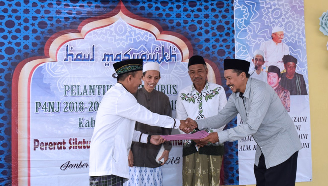 Serah terima jabatan pengurus alumni Ponpes Nurul Jadid, Jember, Jawa Timur pada Minggu (2/12/2108). (FOTO: Istimewa)