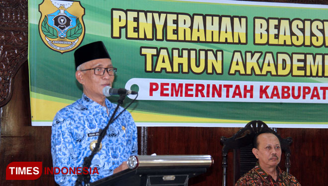 Bupati Bondowoso Drs KH Salwa Arifin. (FOTO:Moh Bahri/TIMES Indonesia) 